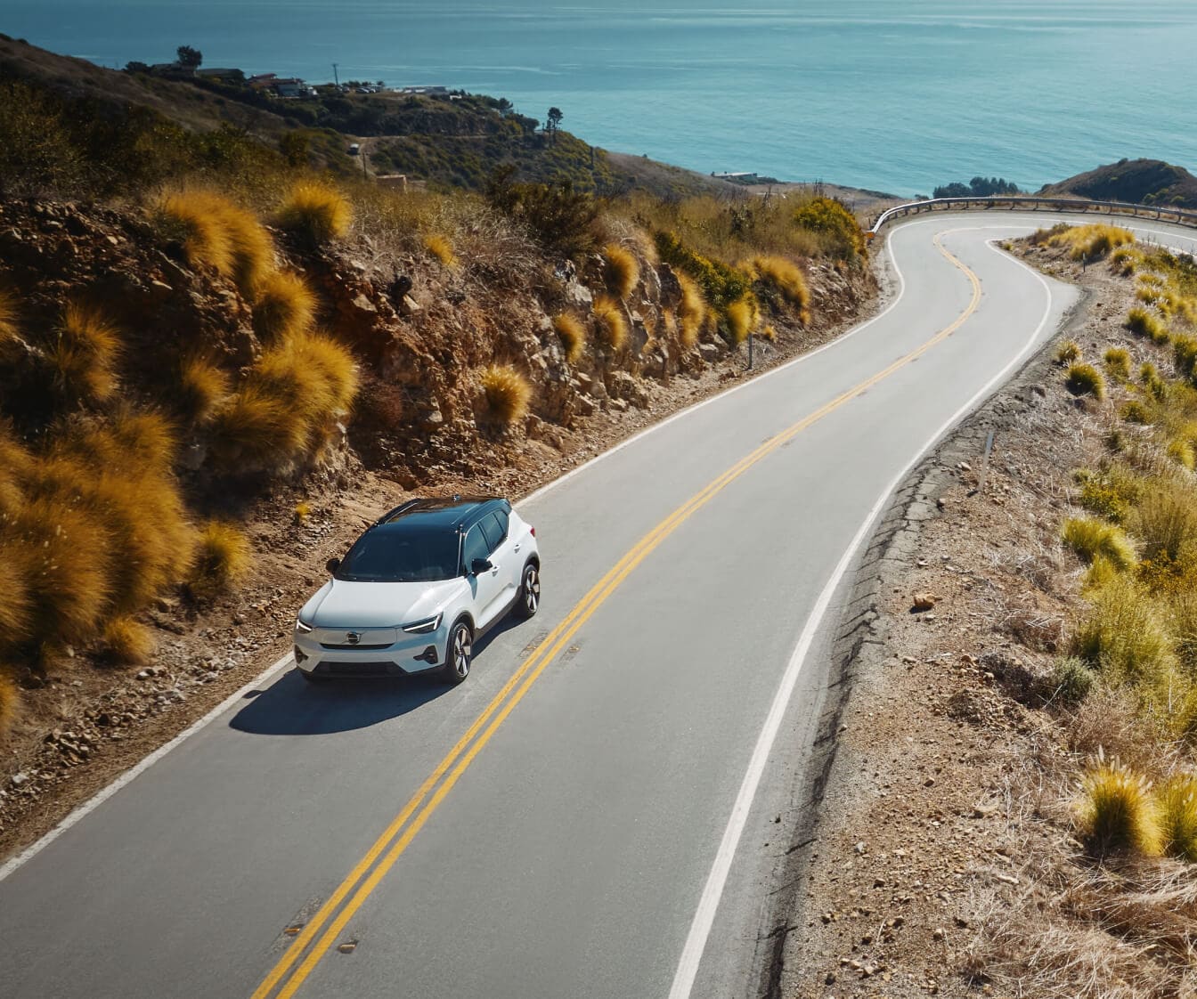 Volvo XC40 vs. BMW X1: Safety