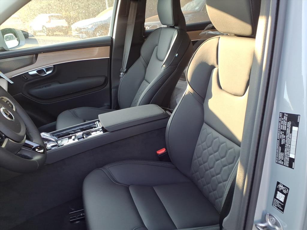 2026 Volvo XC90 Plus - Photo 15