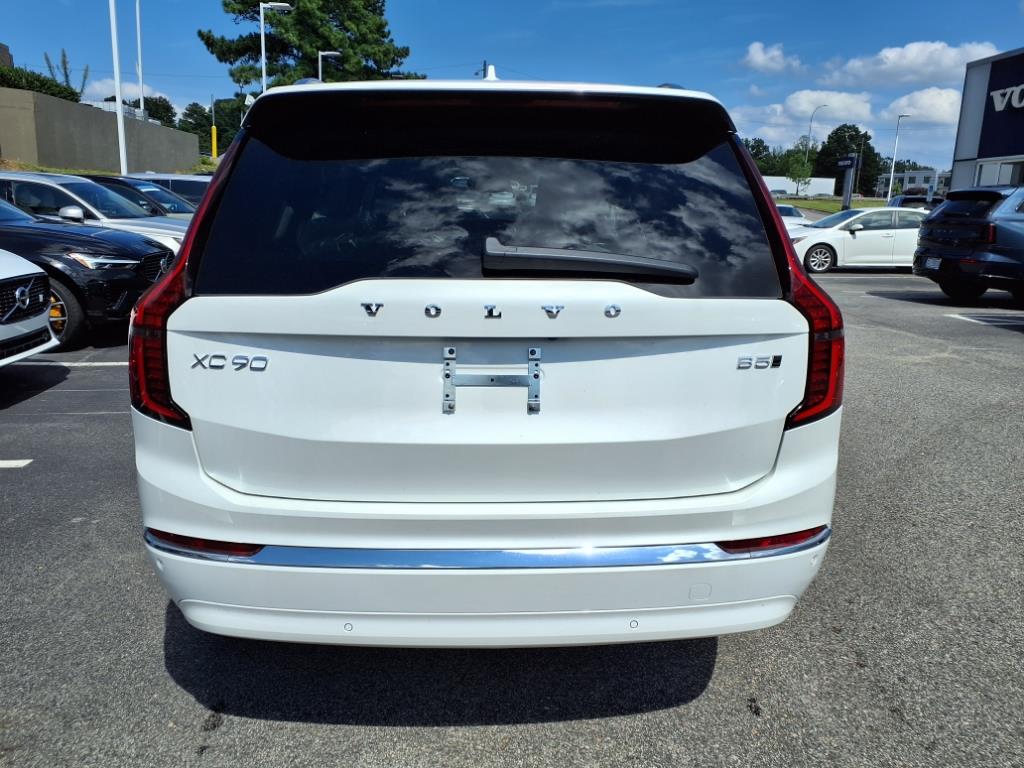 2026 Volvo XC90 B5 Core photo 4