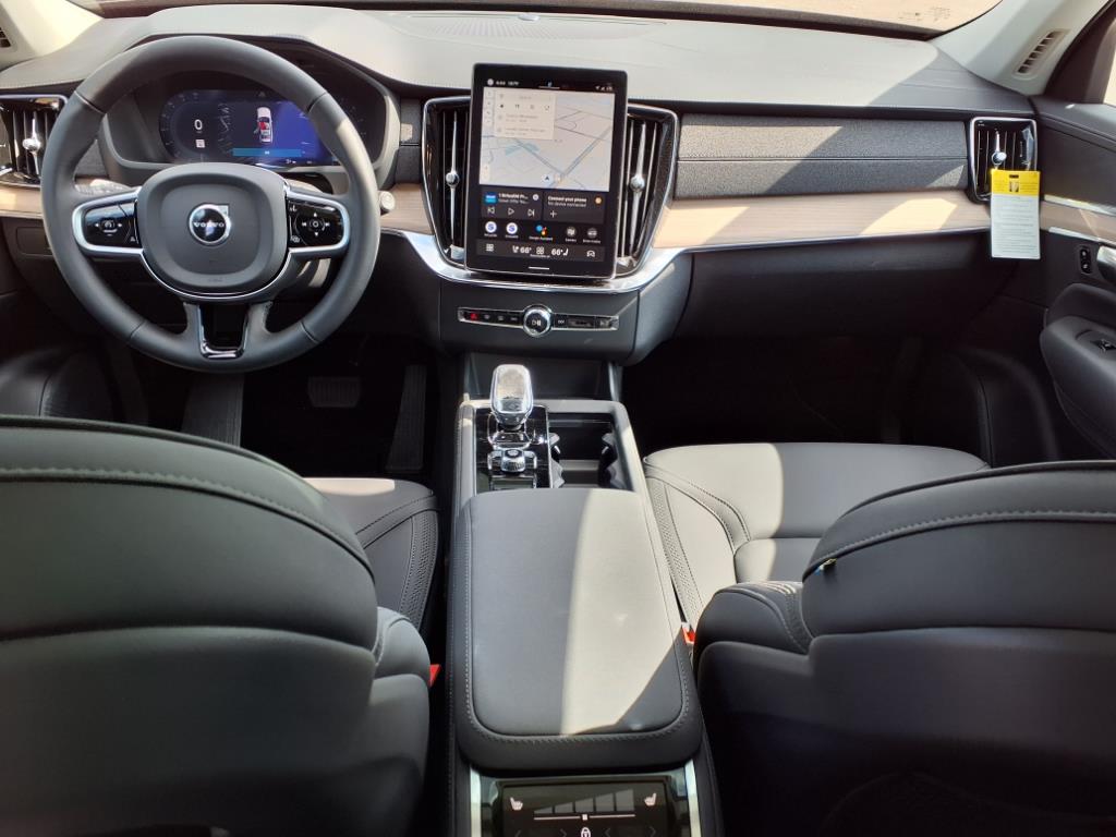 2025 Volvo XC90 Core - Photo 8