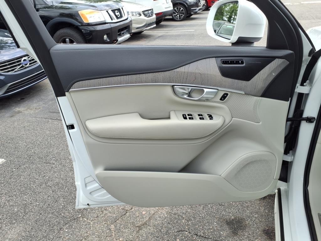 2025 Volvo XC90 Ultra - Photo 9