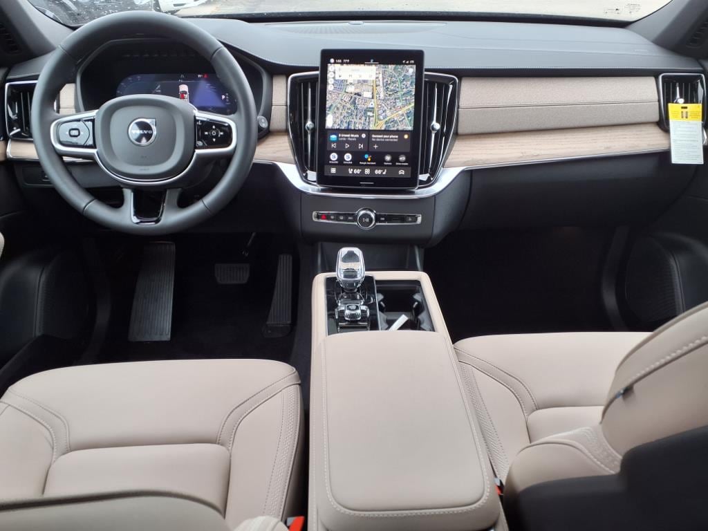2025 Volvo XC90 Core - Photo 8