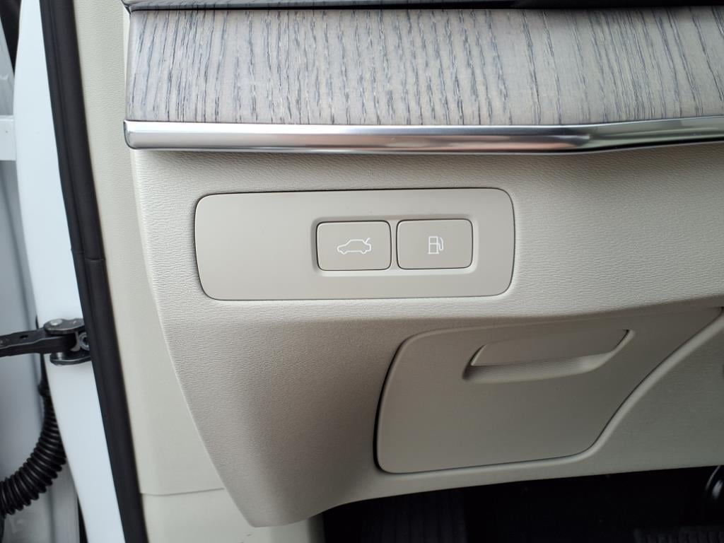 2025 Volvo XC90 Ultra - Photo 17
