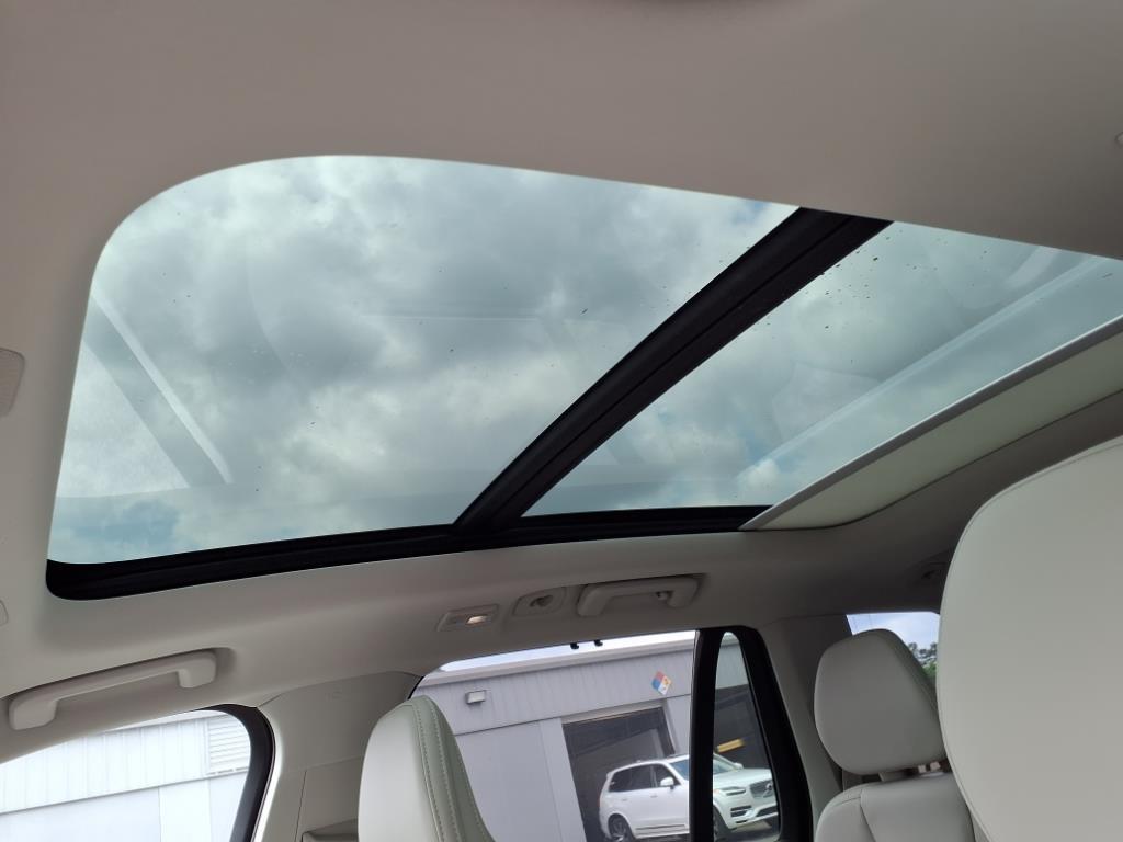 2025 Volvo XC90 Ultra - Photo 10