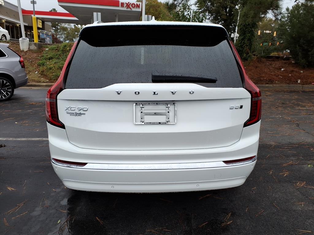 2026 Volvo XC90 B5 Core photo 3