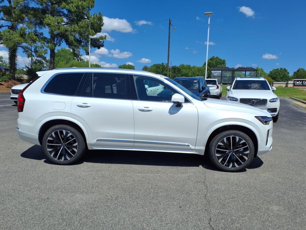 2025 Volvo XC90 T8 Plus photo 2