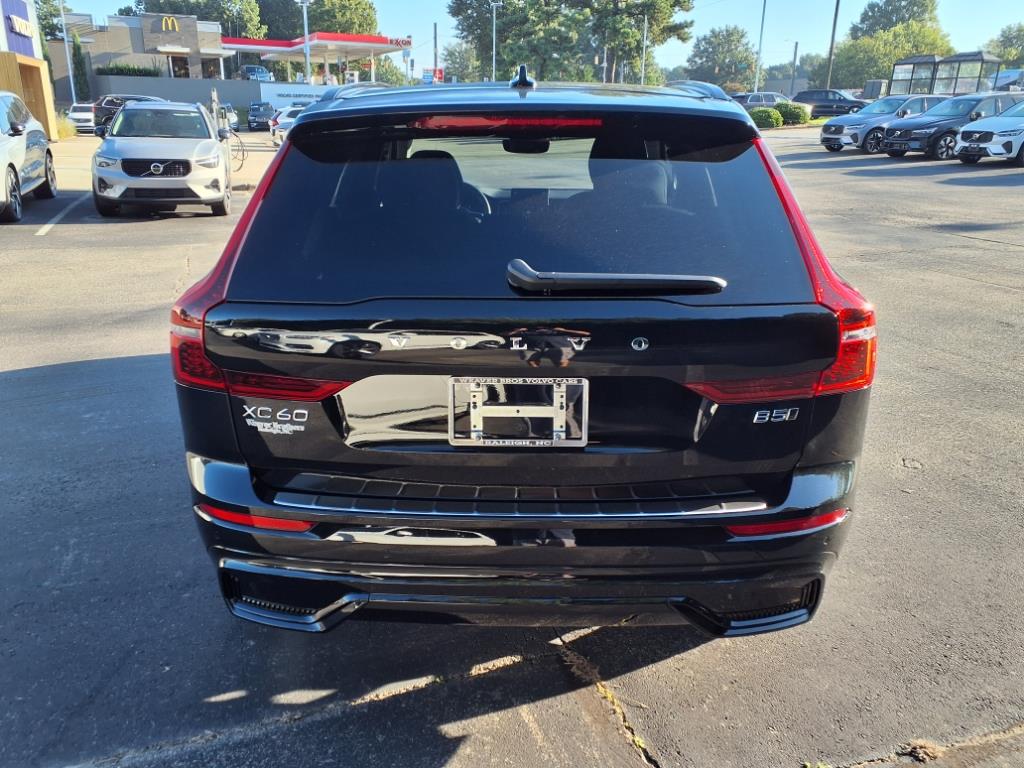 2026 Volvo XC60 B5 Plus photo 4