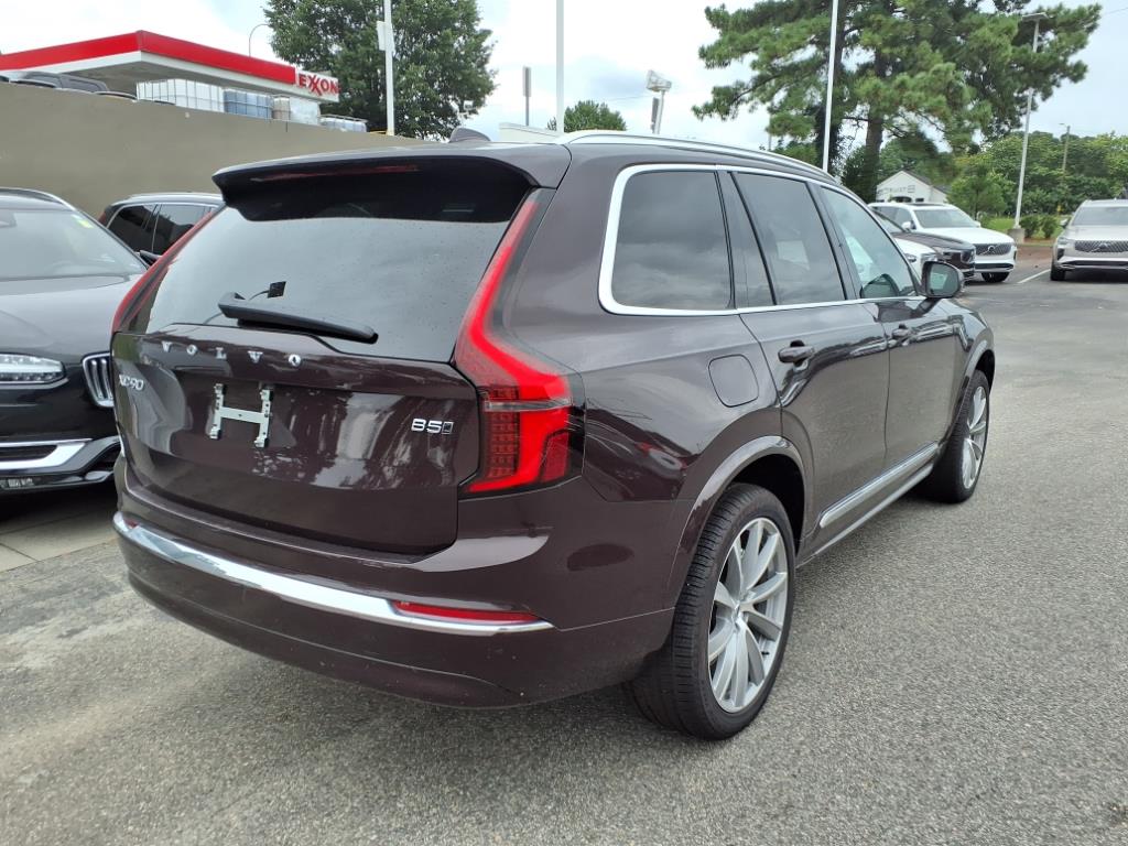 2025 Volvo XC90 B5 Core photo 3