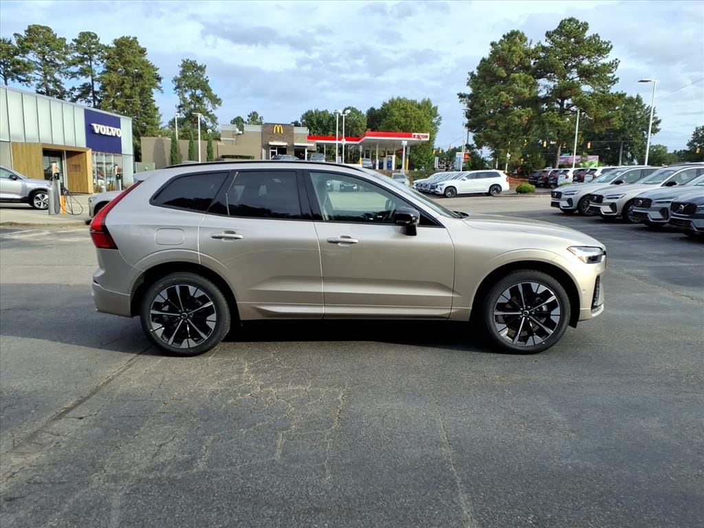 New 2026 Volvo XC60 B5 Plus SUV