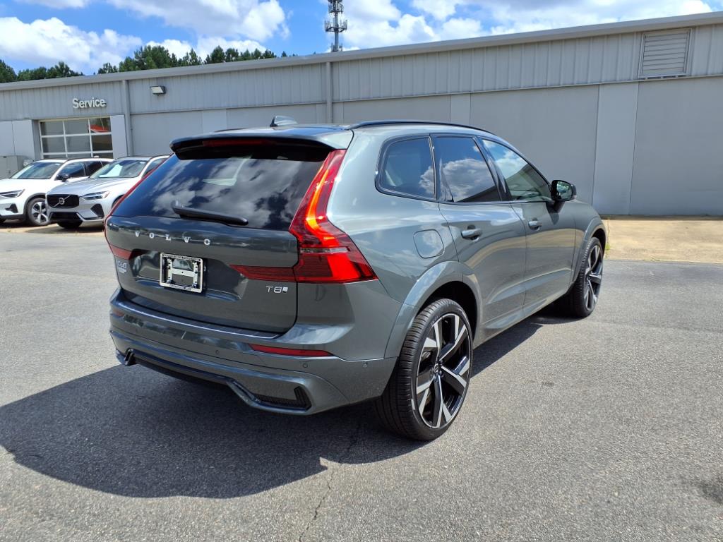 2026 Volvo XC60 Hybrid T8 photo 3