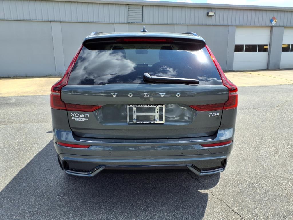 2026 Volvo XC60 Hybrid T8 photo 4