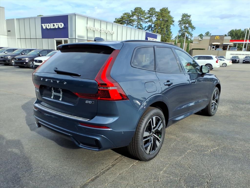 2026 Volvo XC60 B5 Plus photo 3