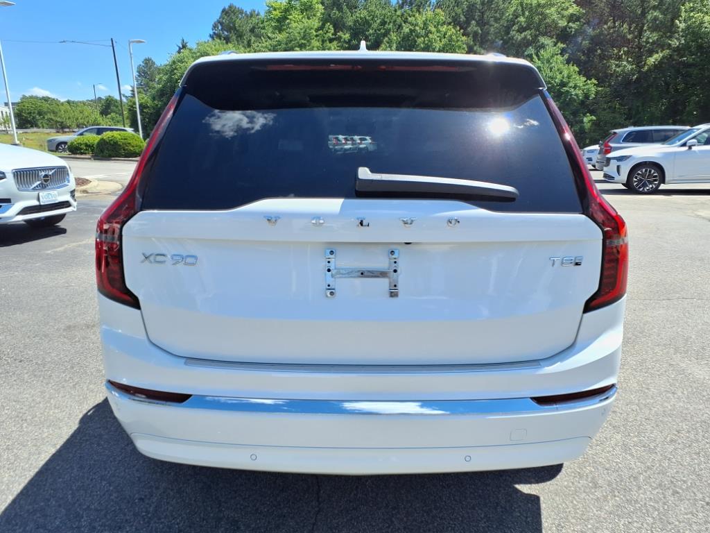 2025 Volvo XC90 T8 Plus photo 4