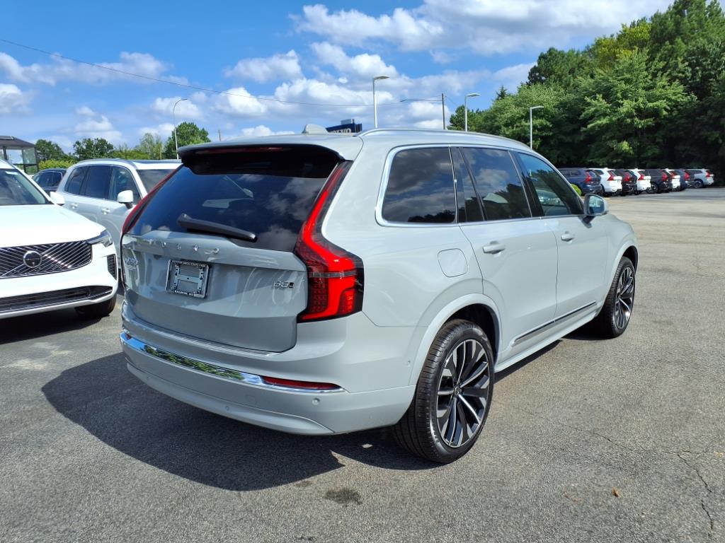 2026 Volvo XC90 B5 Plus photo 3