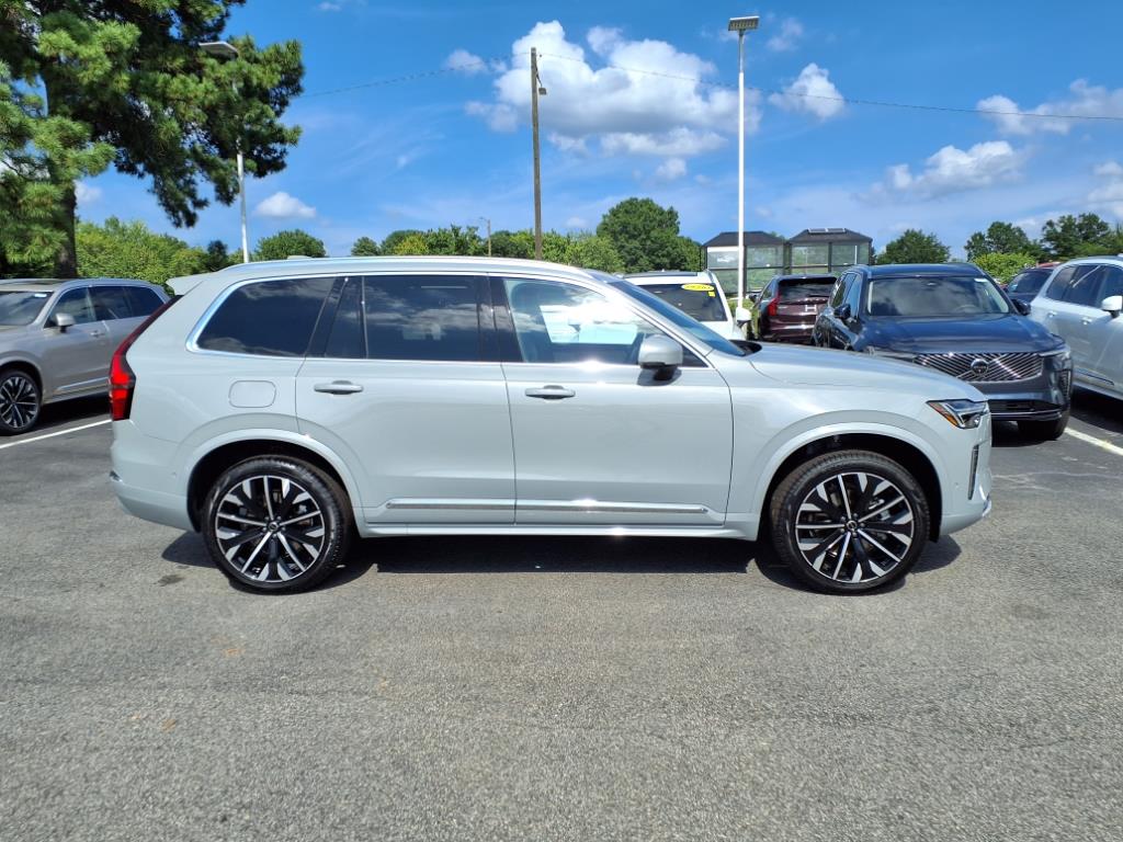 2026 Volvo XC90 B5 Plus photo 2