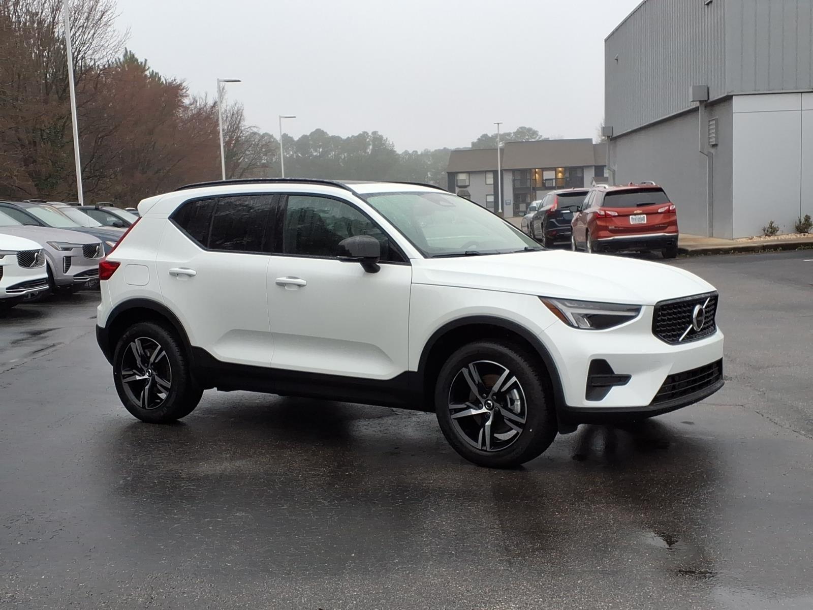2026 Volvo XC40 B5 Core Dark AWD's photo