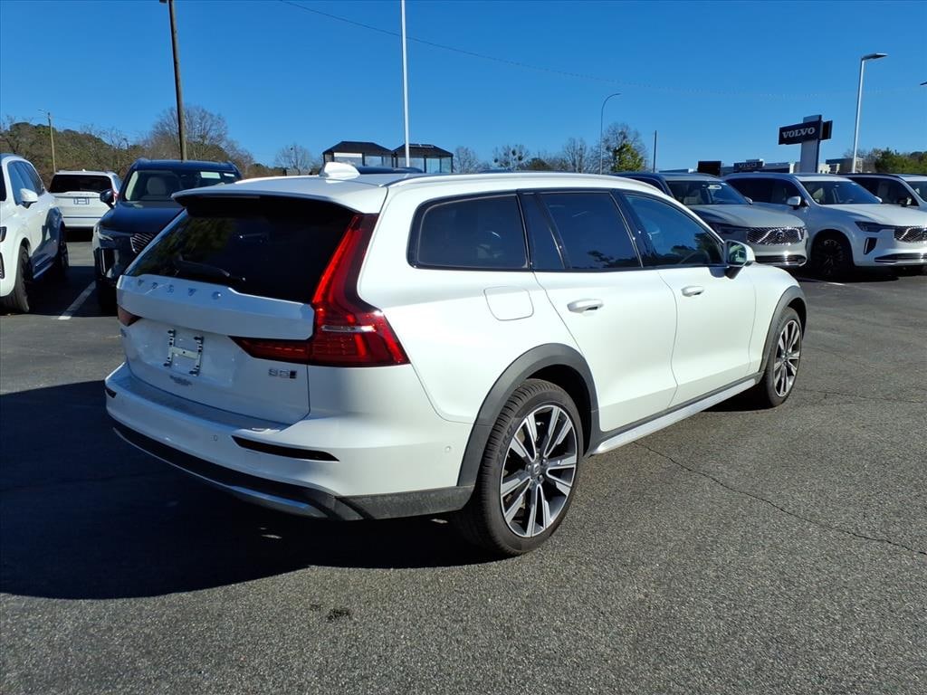 Certified 2026 Volvo V60 Cross Country B5 Ultra Wagon