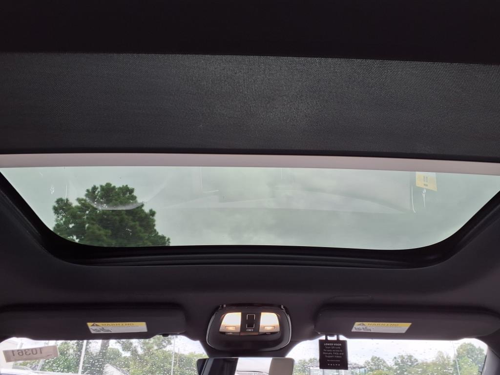 2025 Volvo XC90 Core - Photo 11