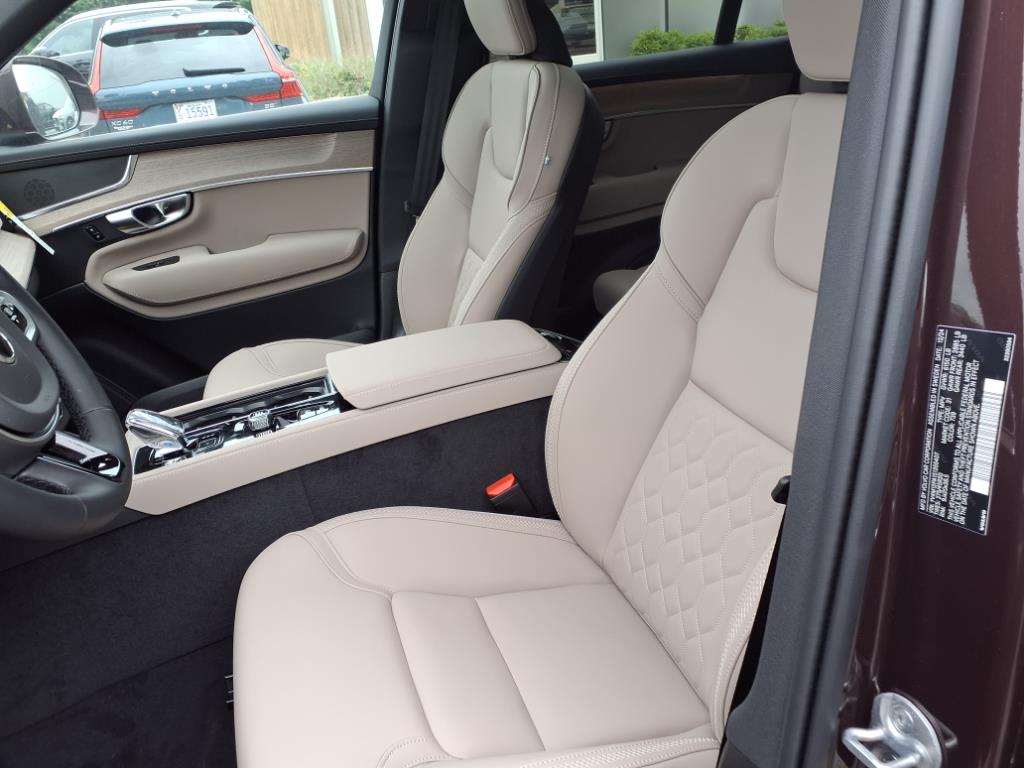 2025 Volvo XC90 Core - Photo 14