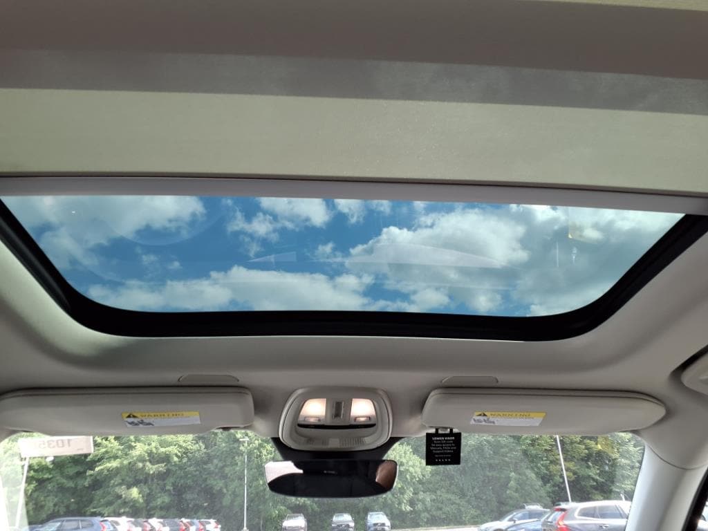 2025 Volvo XC90 Core - Photo 11