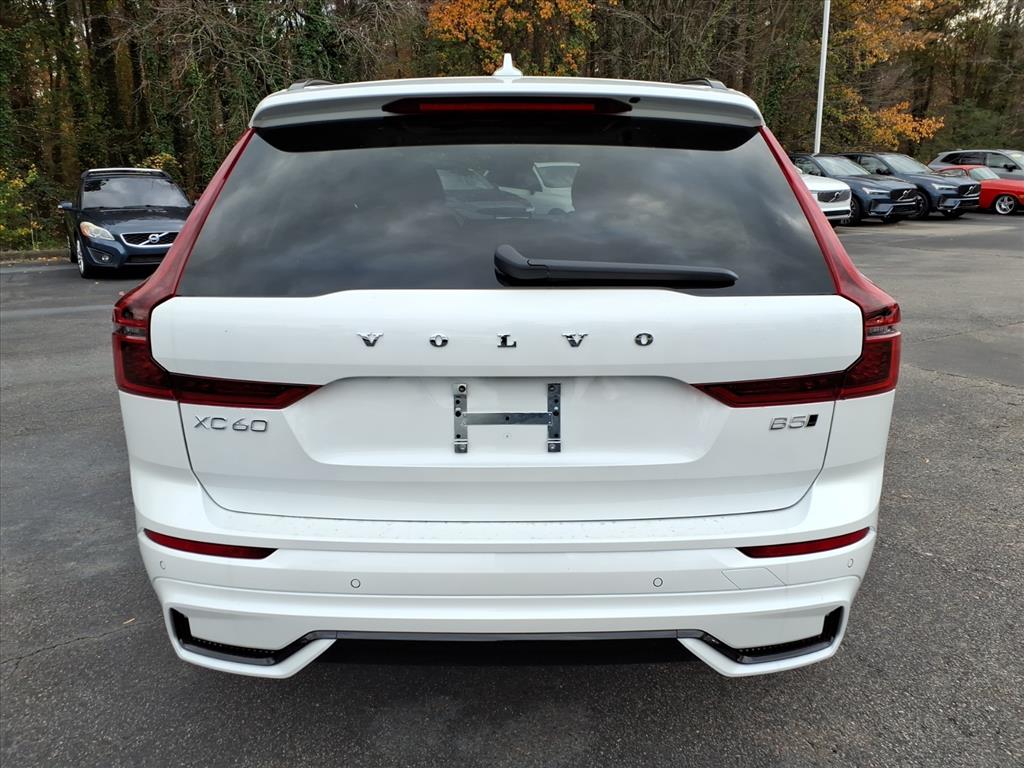 2026 Volvo XC60 B5 photo 4