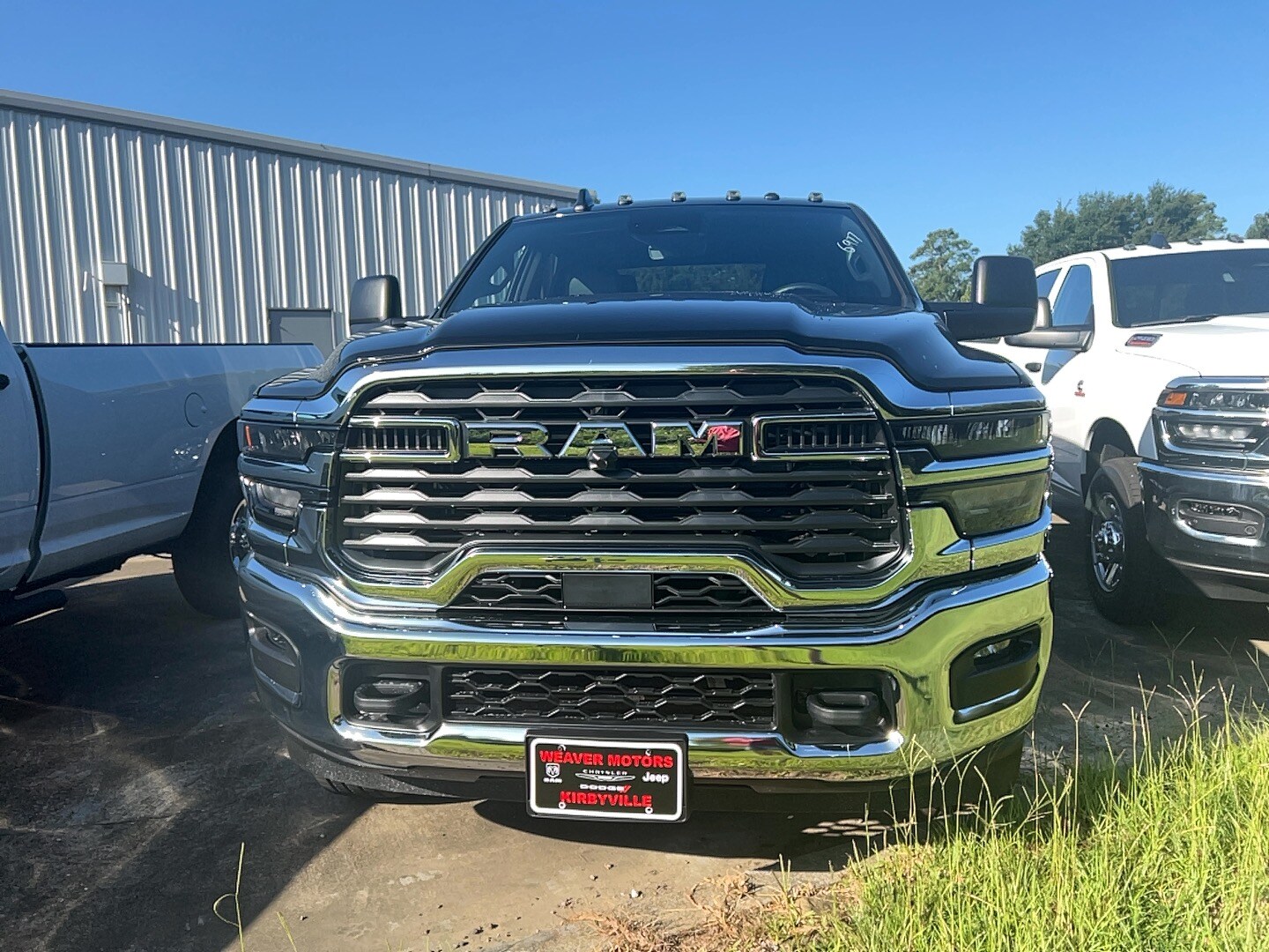 2026 Ram 2500 ST Tradesman photo 2