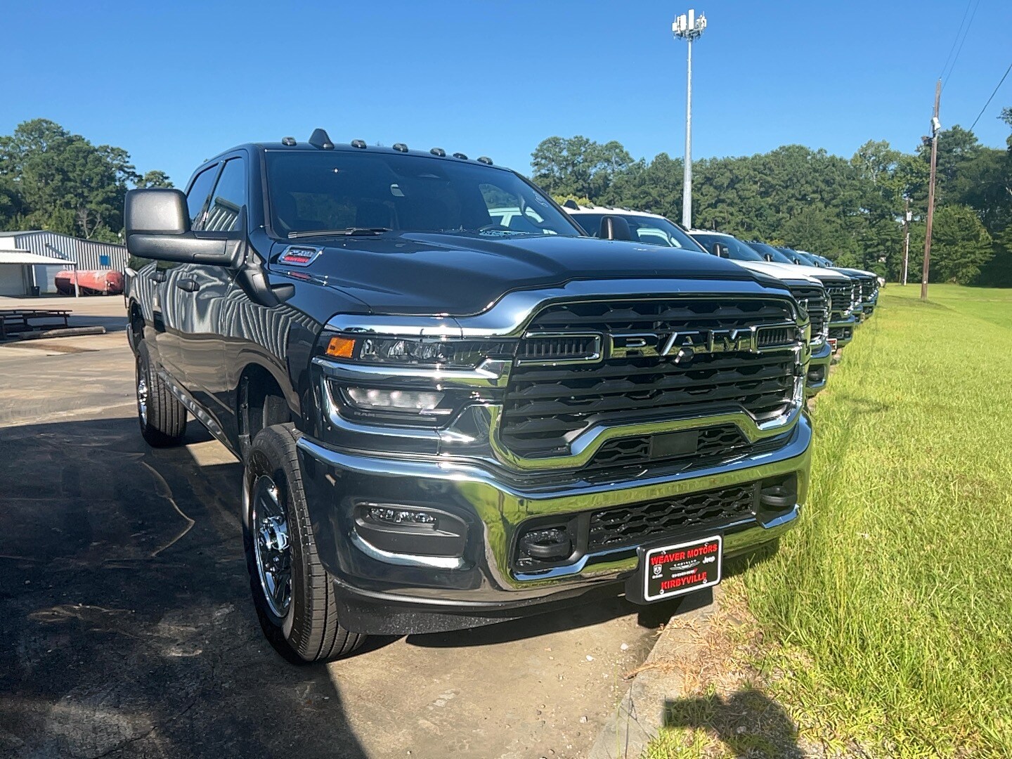2026 Ram 2500 ST Tradesman photo 3