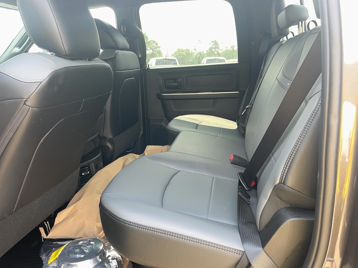 2025 RAM 3500 Chassis Tradesman - Photo 11