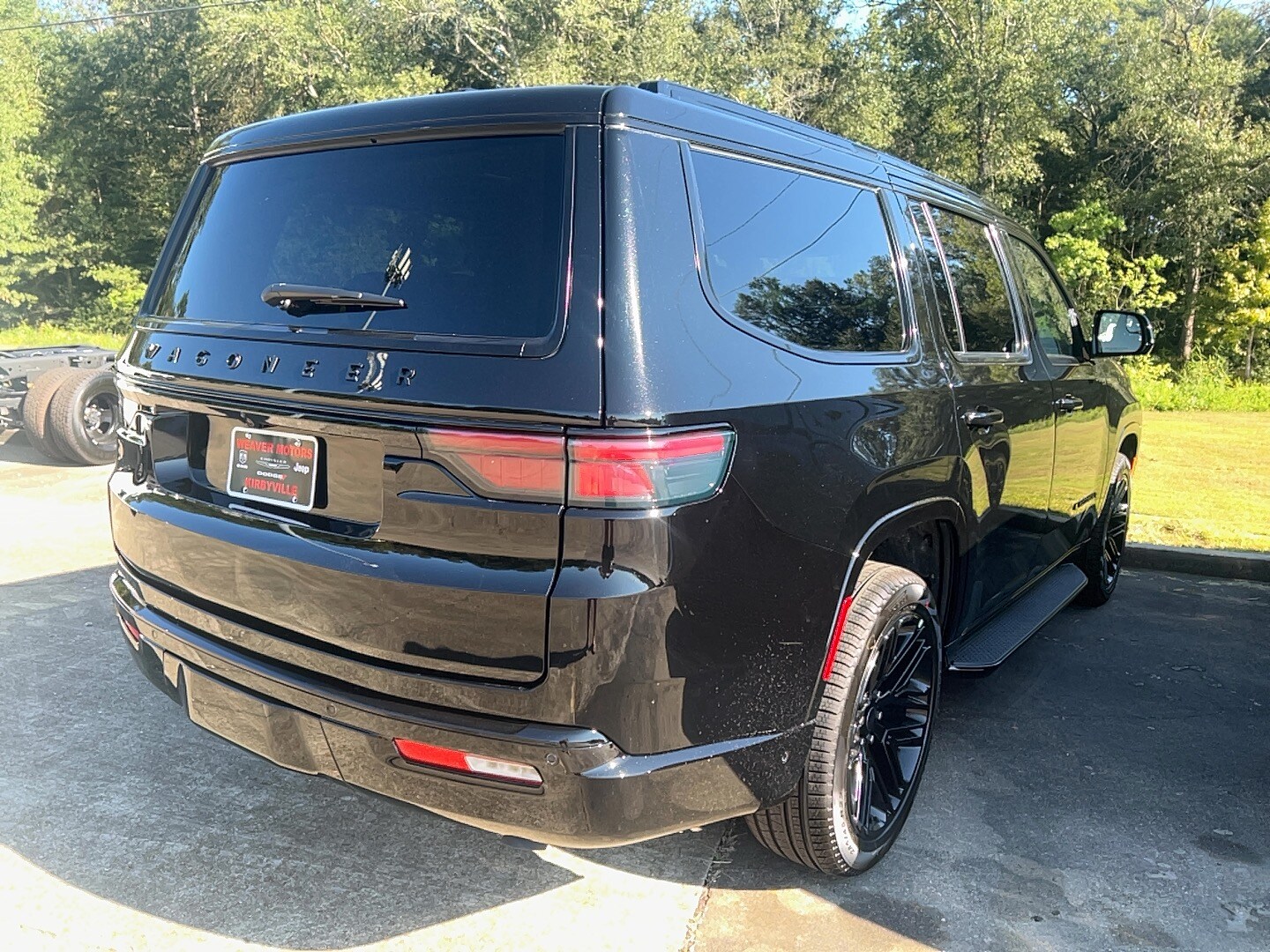 2025 Jeep Wagoneer Series II Carbide photo 3