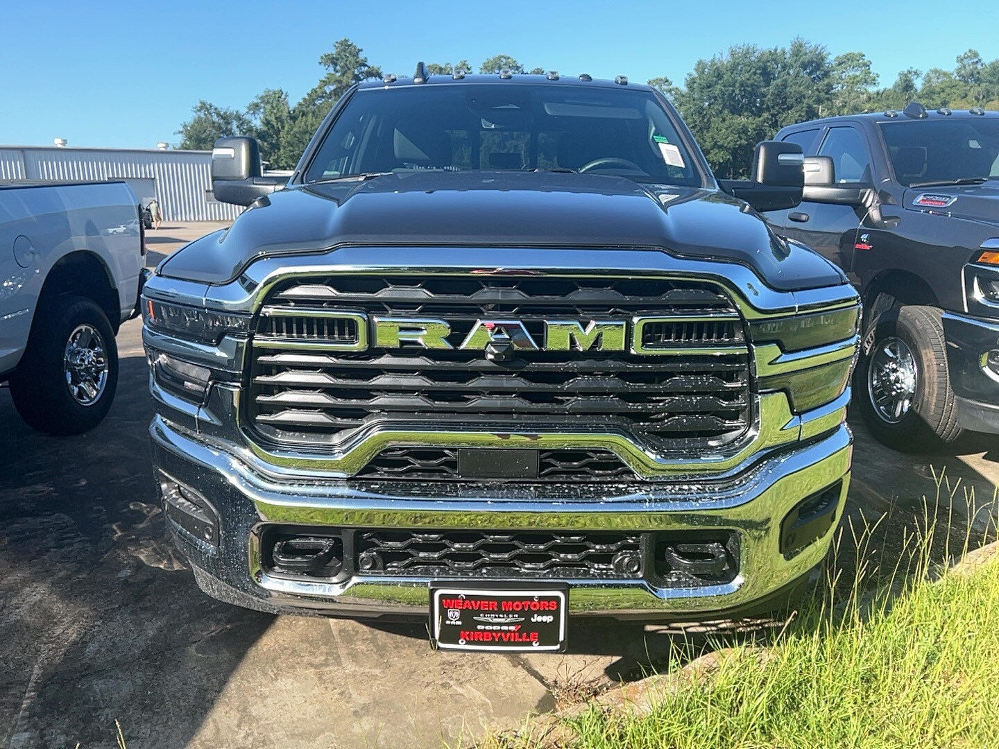 2026 Ram 2500 ST Tradesman photo 2