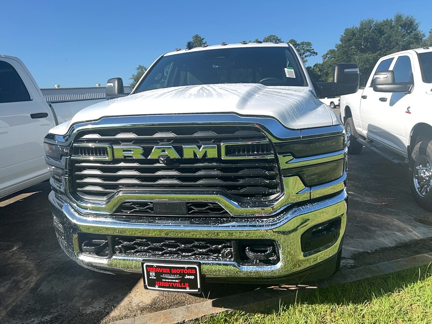 2026 Ram 2500 ST Tradesman photo 2