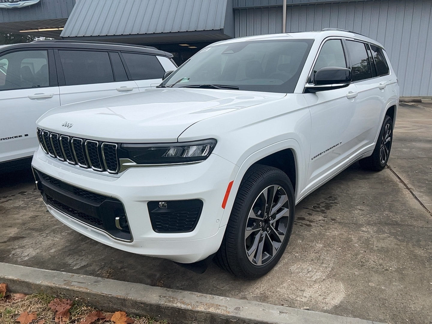 2025 Jeep Grand Cherokee L Overland's photo