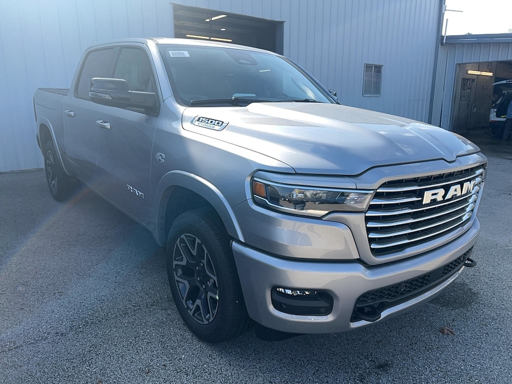 New 2026 Ram 1500 LRM CRW LARAMIE CREW CAB 4X4 5'7 BOX Pickup