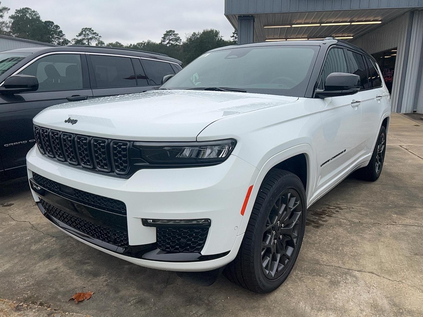 2025 Jeep Grand Cherokee L Summit's photo