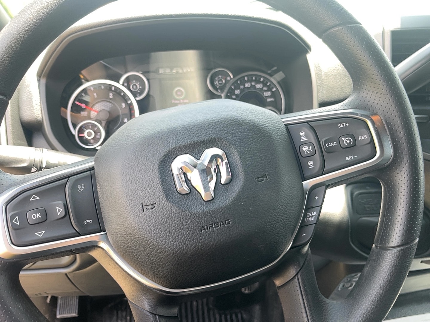 2025 RAM 3500 Chassis Tradesman - Photo 9