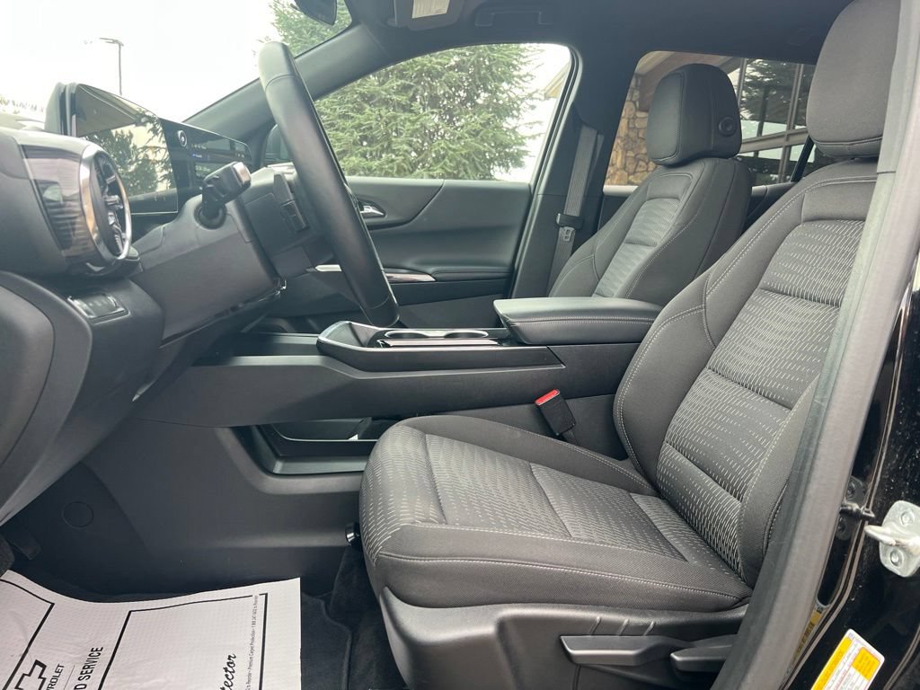 2025 Chevrolet Equinox LT - Photo 11