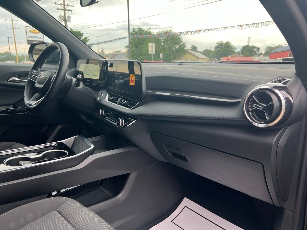 2025 Chevrolet Equinox LT - Photo 21