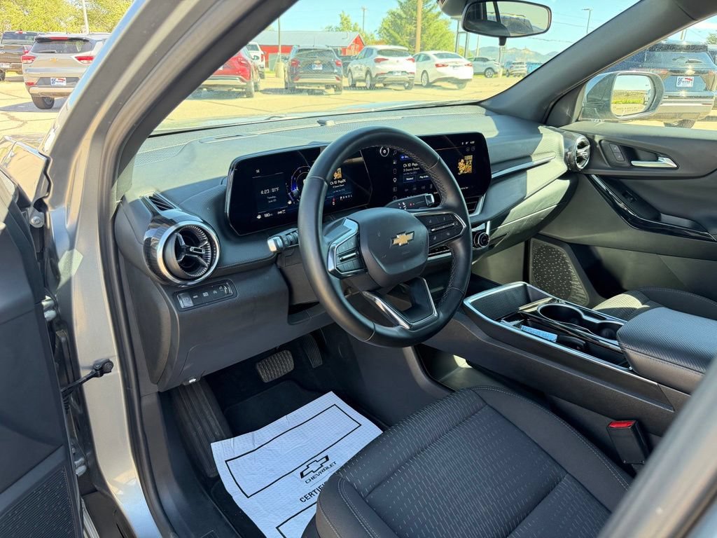 2025 Chevrolet Equinox LT - Photo 14