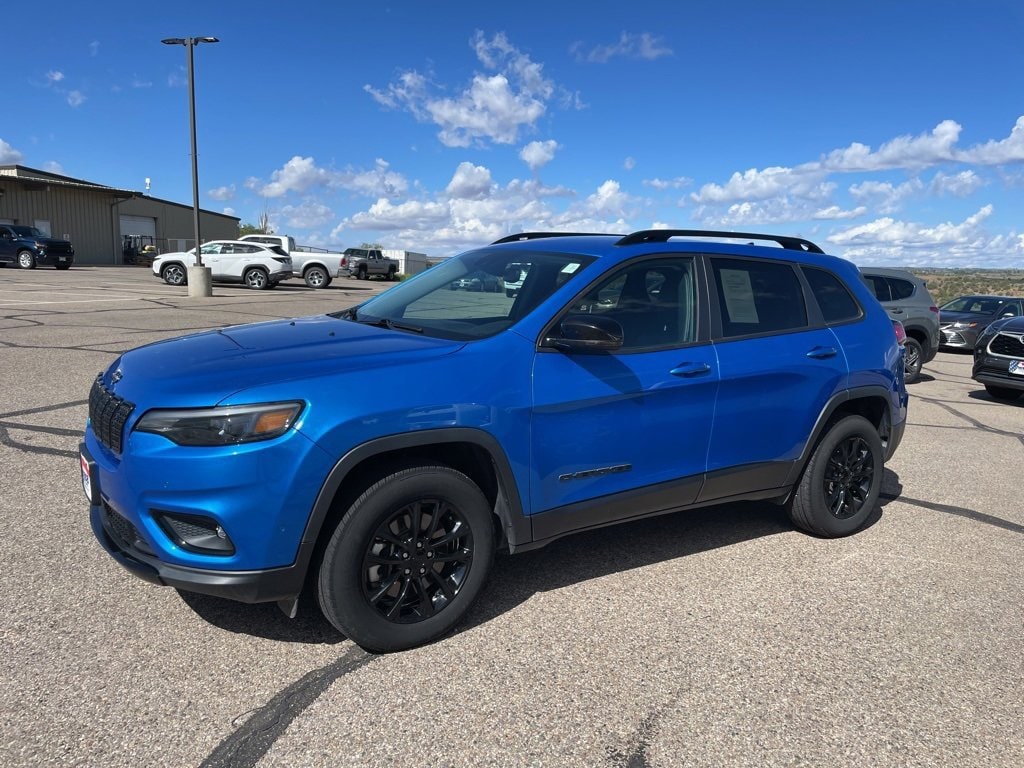 Used 2023 Jeep Cherokee Altitude Lux