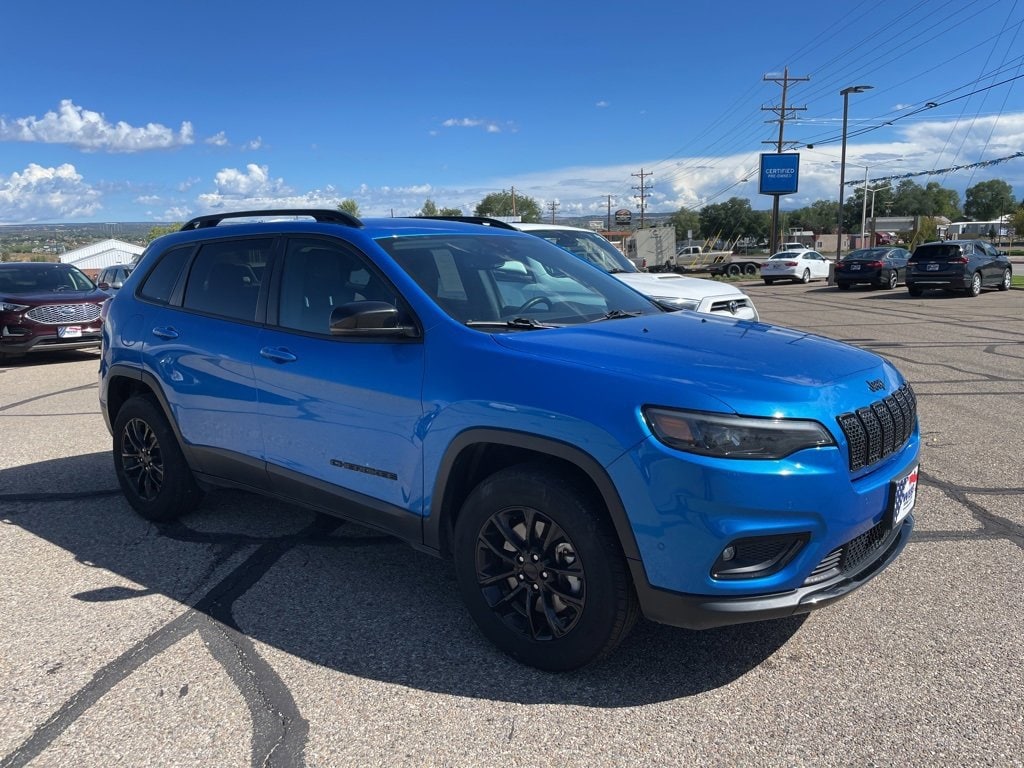 Used 2023 Jeep Cherokee Altitude Lux