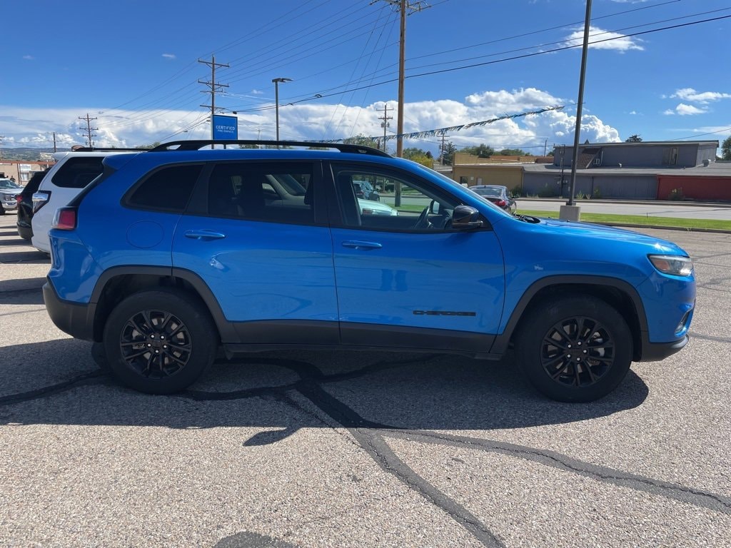 Used 2023 Jeep Cherokee Altitude Lux
