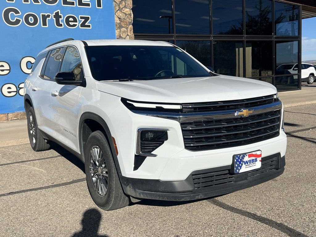 2025 Chevrolet Traverse LT's photo