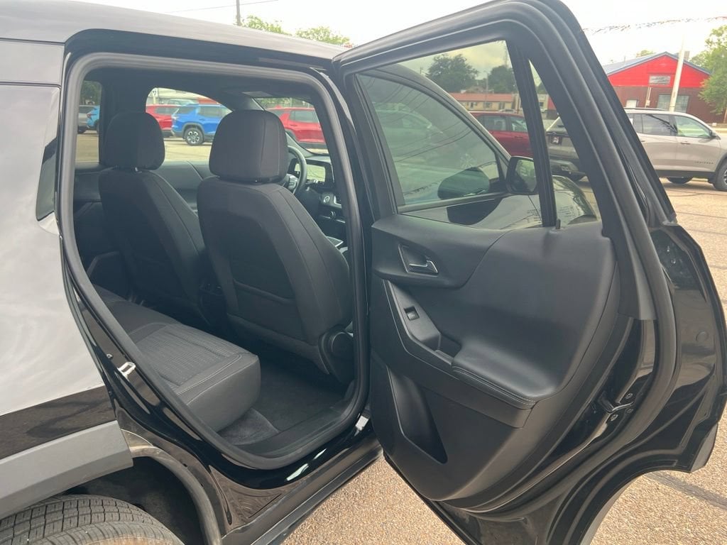 2025 Chevrolet Equinox LT - Photo 17