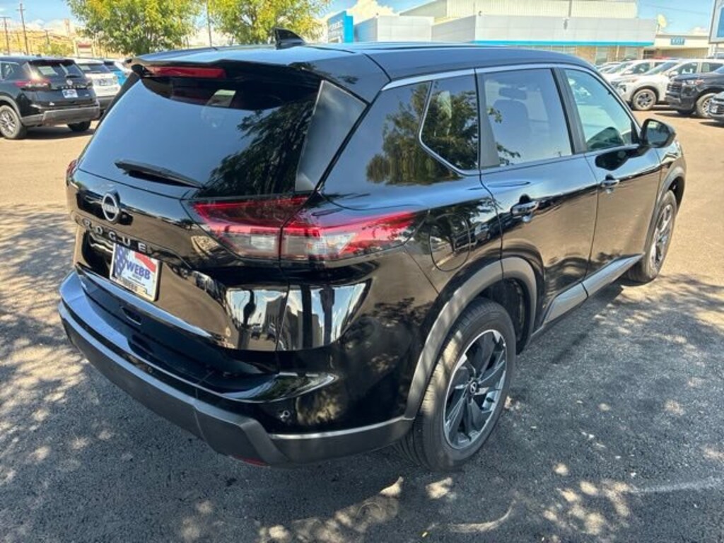 Used 2025 Nissan Rogue SV