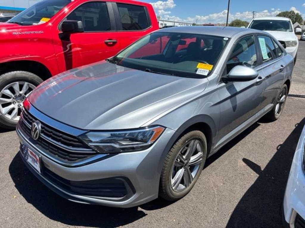 Used 2024 Volkswagen Jetta SE