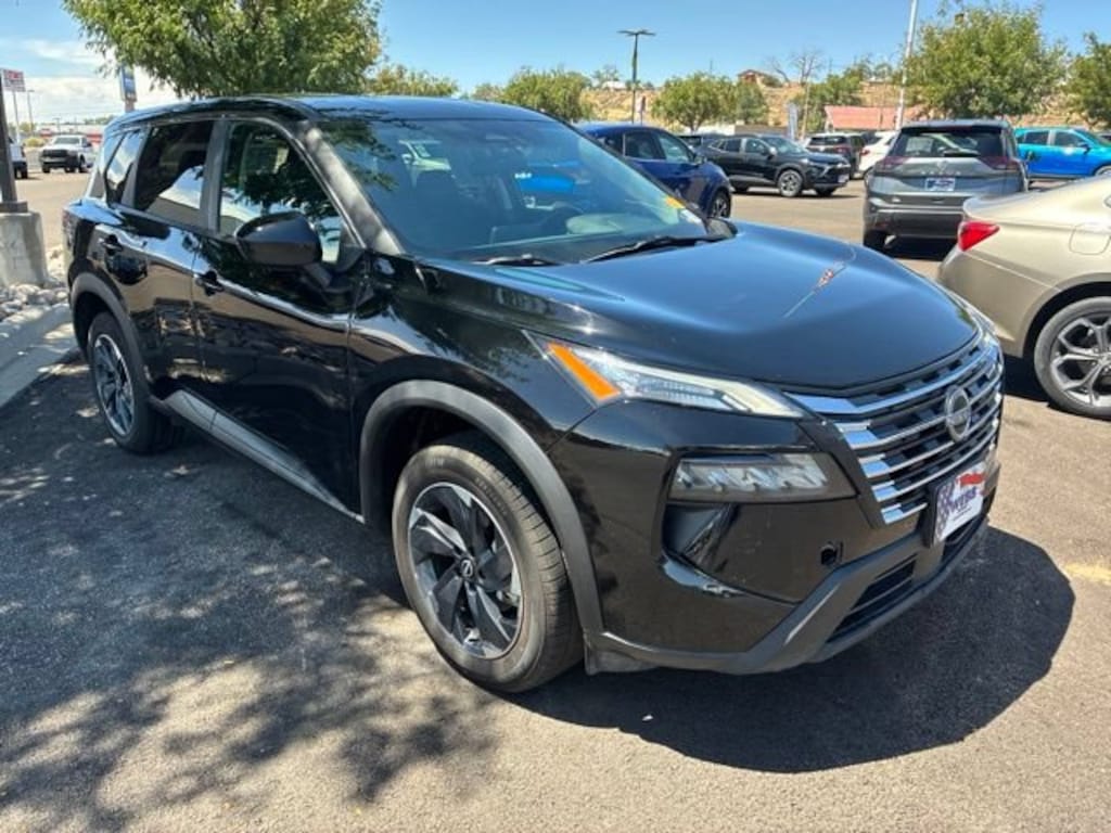 Used 2025 Nissan Rogue SV
