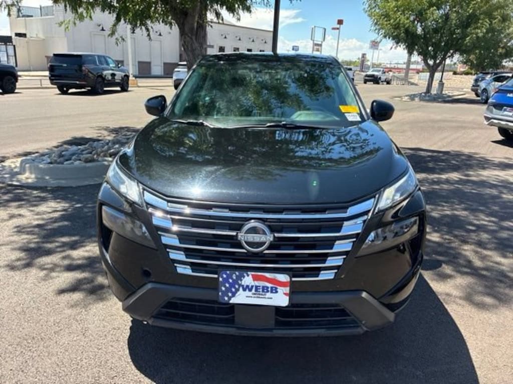 Used 2025 Nissan Rogue SV