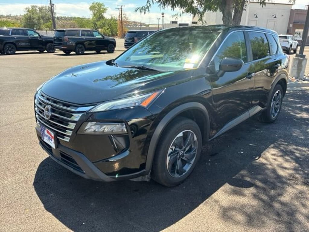 Used 2025 Nissan Rogue SV