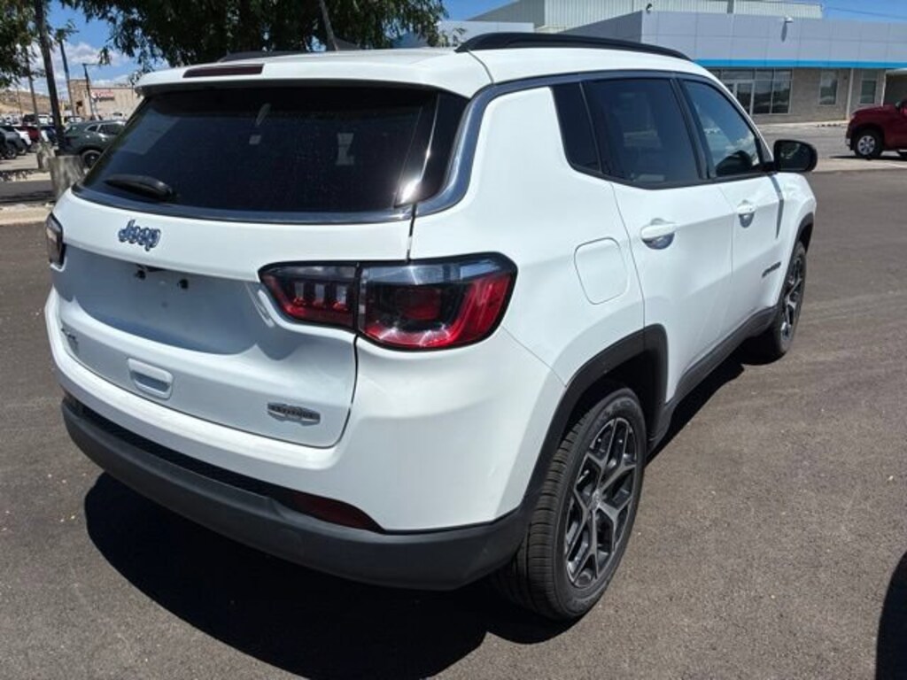 Used 2024 Jeep Compass Latitude