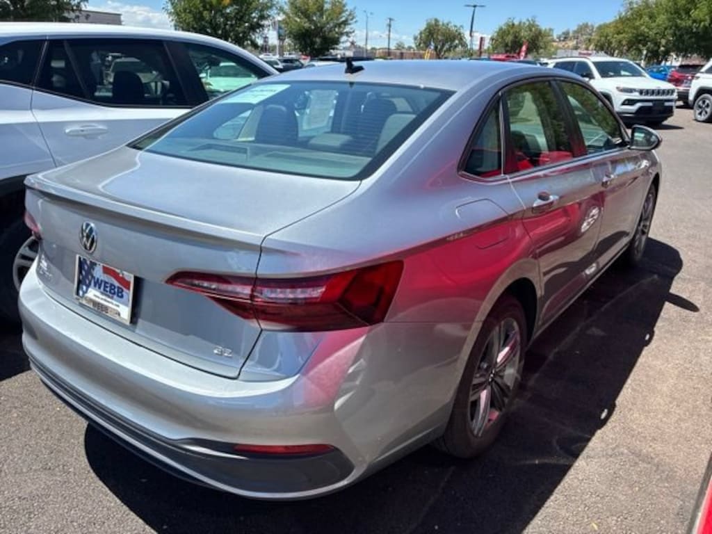 Used 2024 Volkswagen Jetta SE